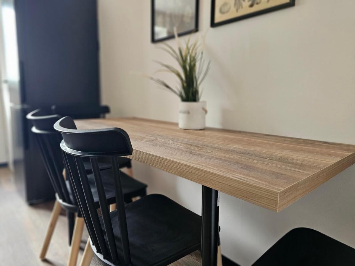 Apartman Opava S Parkovanim Luaran gambar