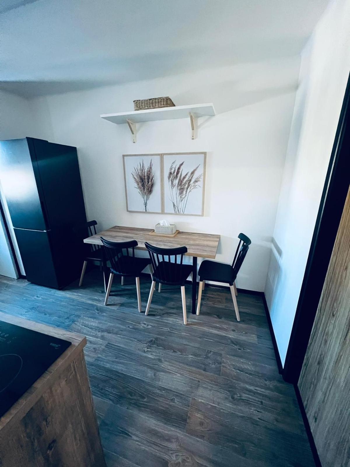 Apartman Opava S Parkovanim Luaran gambar